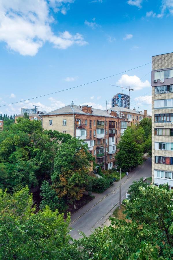 Квартира По Адресу Дружбы Народов 8А キエフ エクステリア 写真